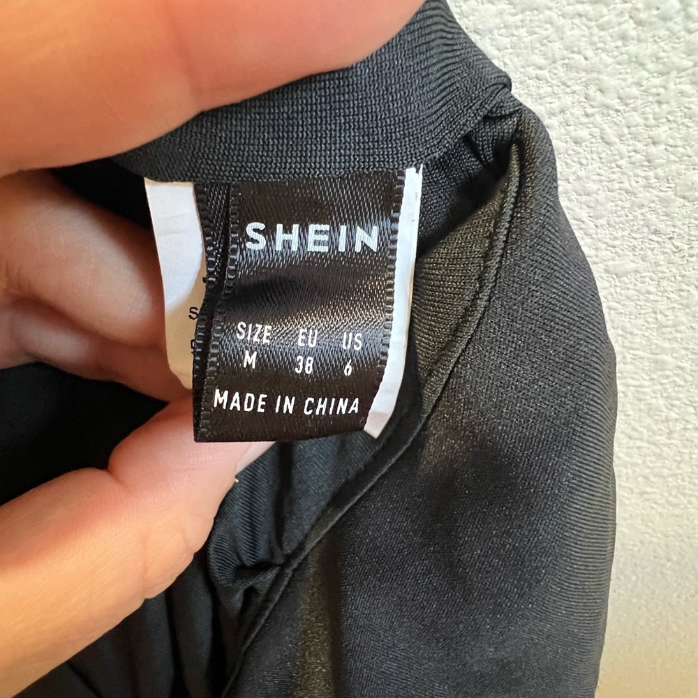 Shein black double layered skirt ruched top of skirt and flared bottom size M. - Picture 4 of 5